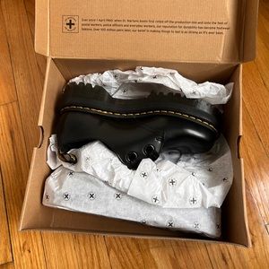 Dr.Martens Holly boots